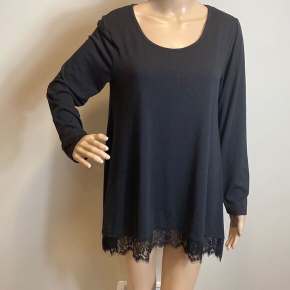 Massini black solid lace trim long sleeve tunic top, size M. - Picture 1 of 8